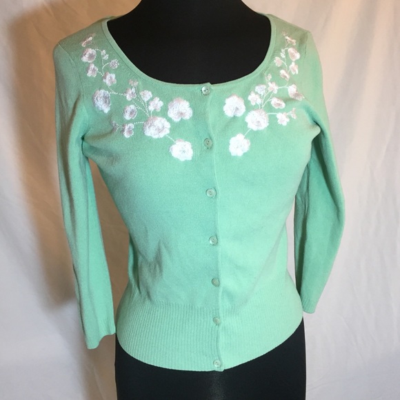 Mint green cardigan w white embroidered detail XS - Picture 8 of 8